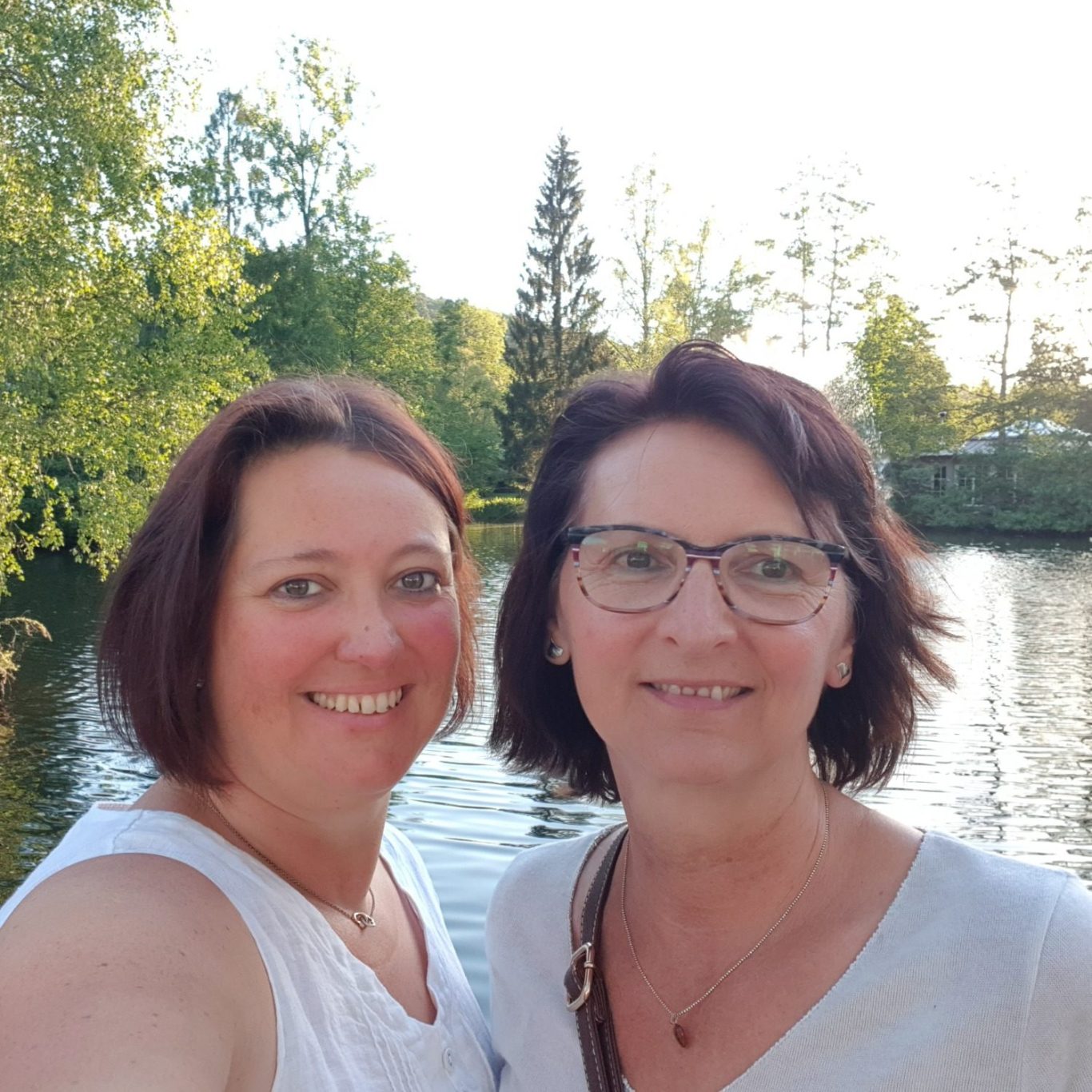 Stephanie u. Verena Schmitt Inhaber der Waldliebe Bous Stephanie u. Verena Schmitt Inhaber der Waldliebe Bous